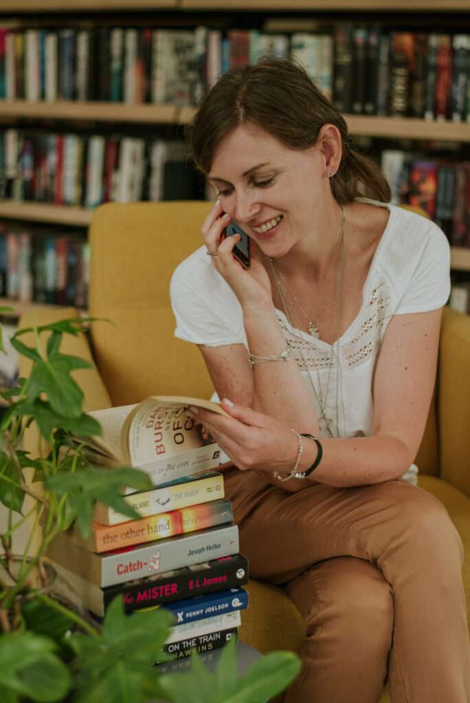 używaj angielskiego w konwersacjach lub w pracy